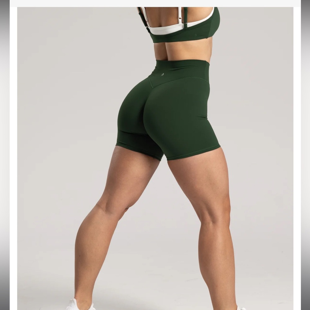 P'tula Dark Green Bike Shorts